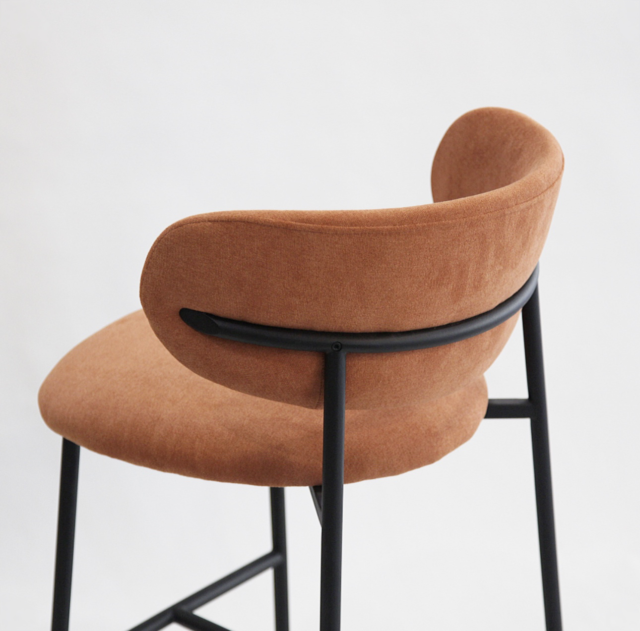 Полубарный стул Panda