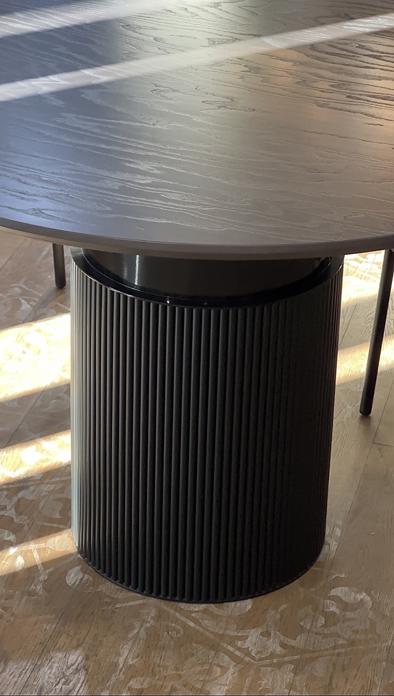 КРУГЛЫЙ СТОЛ ШТУЦЕР КРУГЛЫЙ СТОЛ ШТУЦЕР