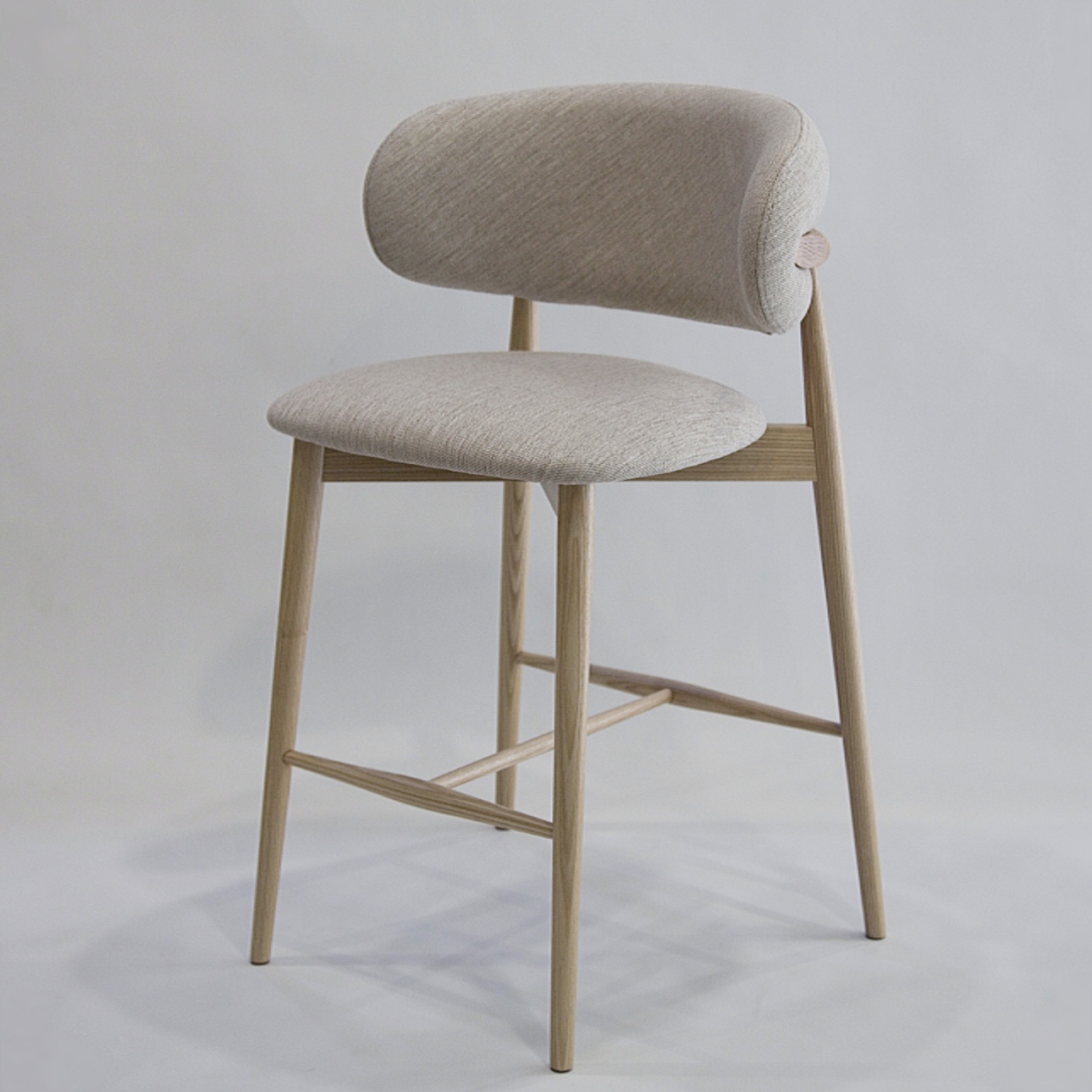 Полубарный деревянный стул Panda